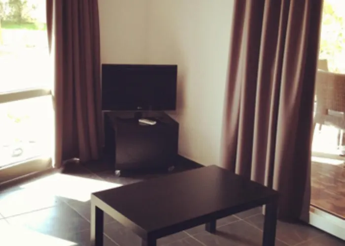 Marina Di Favona Favone